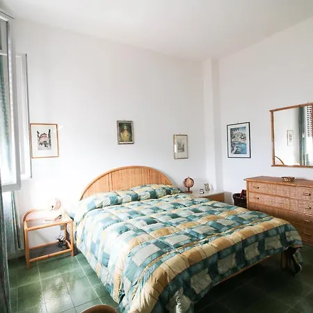 Lungomare 2 Apartment *